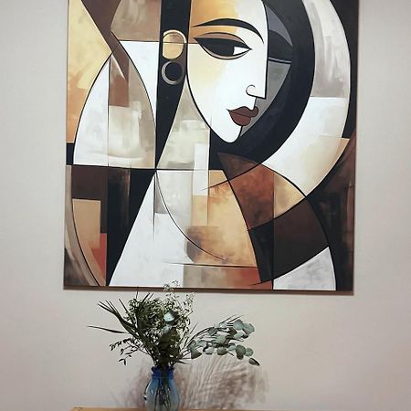 Ultra Central Nice Ap Chişinǎu Buitenkant foto